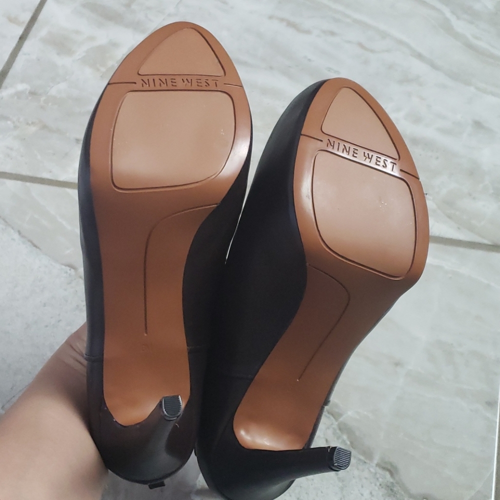 Nine West - Picture 5 of 7